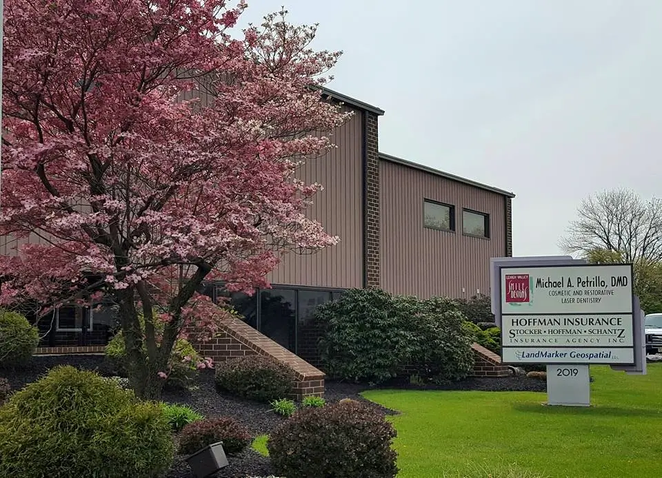 69fa0bce99bd0bd7269ef55c office building picture